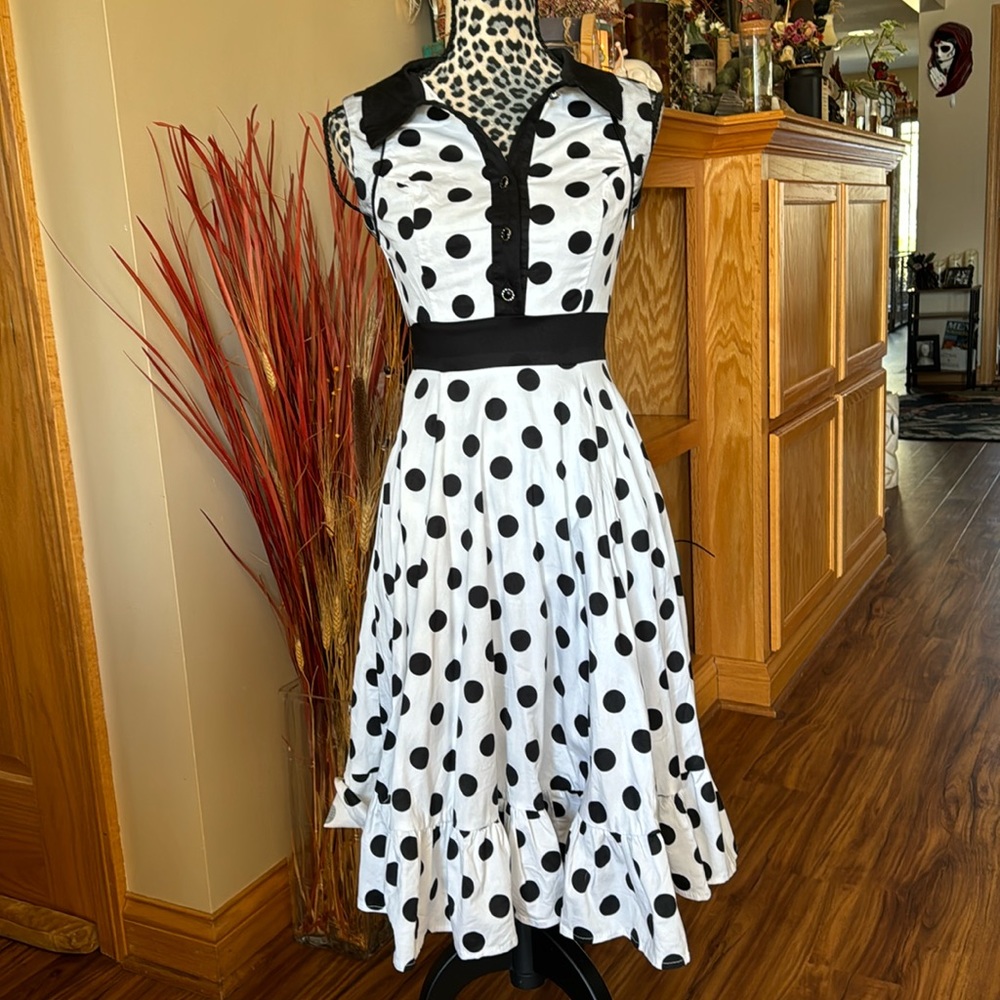 Hearts & Roses Retro Clothing